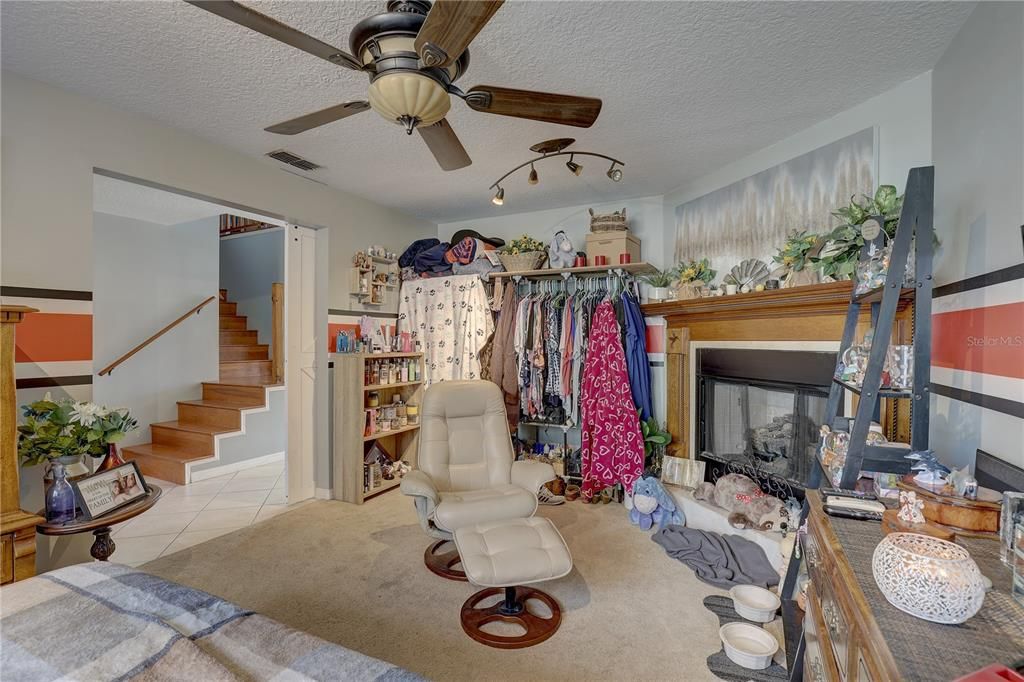 Formal living room w/fireplace