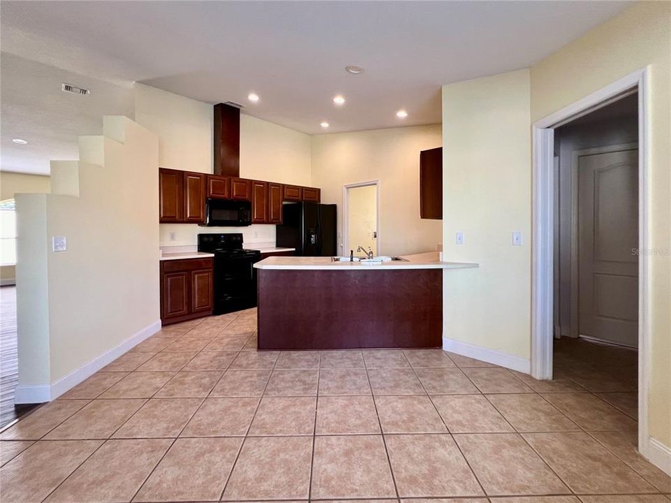 For Rent: $2,760 (3 beds, 2 baths, 1604 Square Feet)