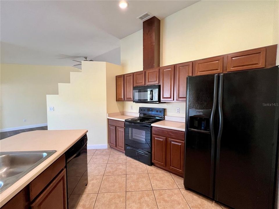 For Rent: $2,760 (3 beds, 2 baths, 1604 Square Feet)