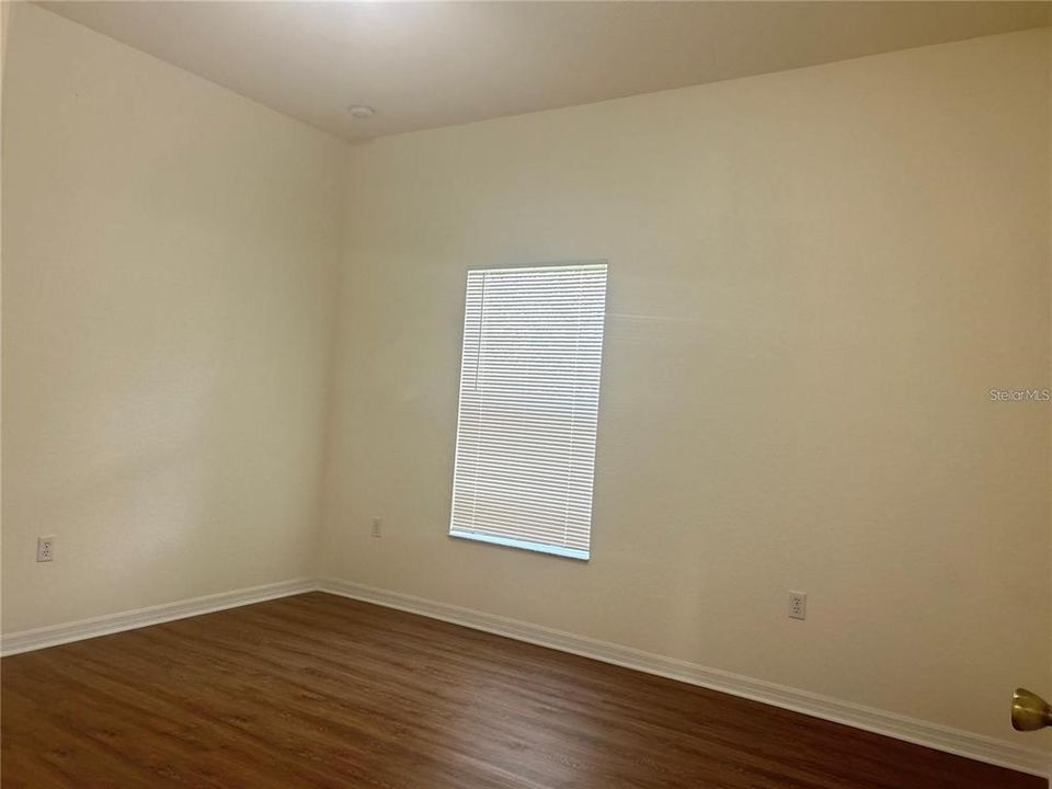 For Rent: $2,100 (3 beds, 2 baths, 2000 Square Feet)