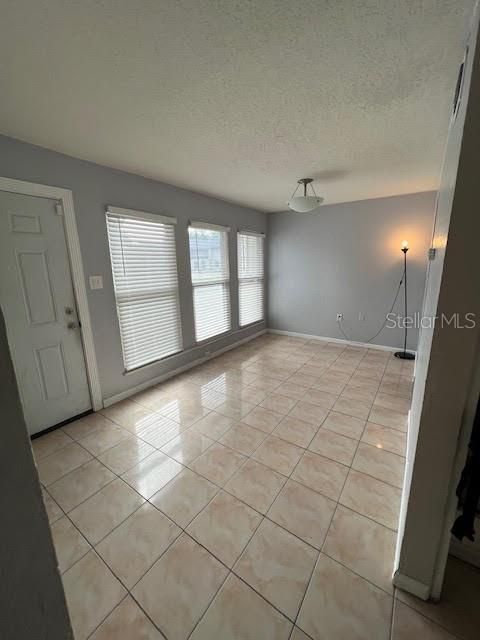 For Sale: $115,000 (2 beds, 2 baths, 1211 Square Feet)