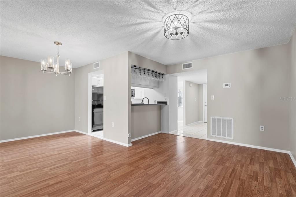 En Venta: $135,000 (2 camas, 2 baños, 1114 Pies cuadrados)