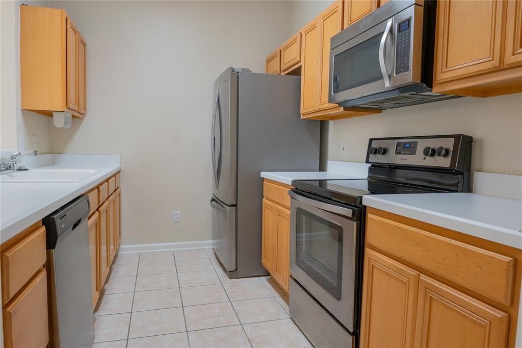 For Rent: $2,400 (3 beds, 2 baths, 1408 Square Feet)