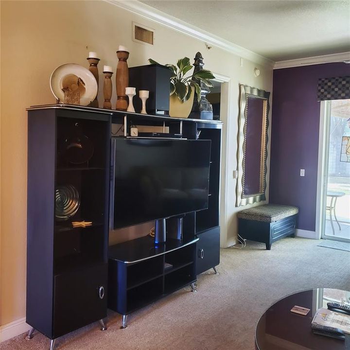 LR Wall unit with TV