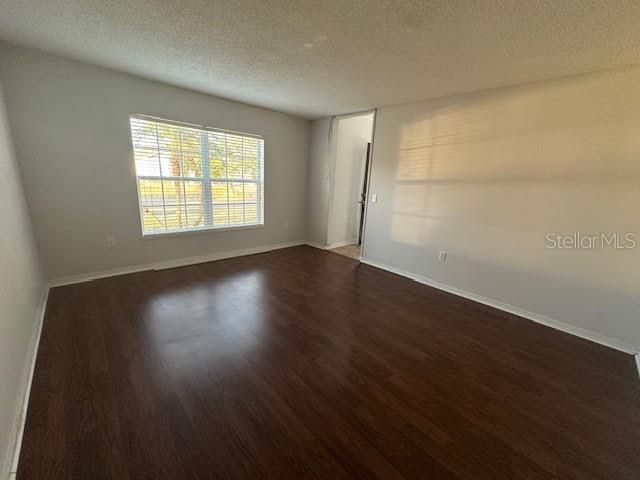 For Rent: $2,600 (3 beds, 2 baths, 2416 Square Feet)