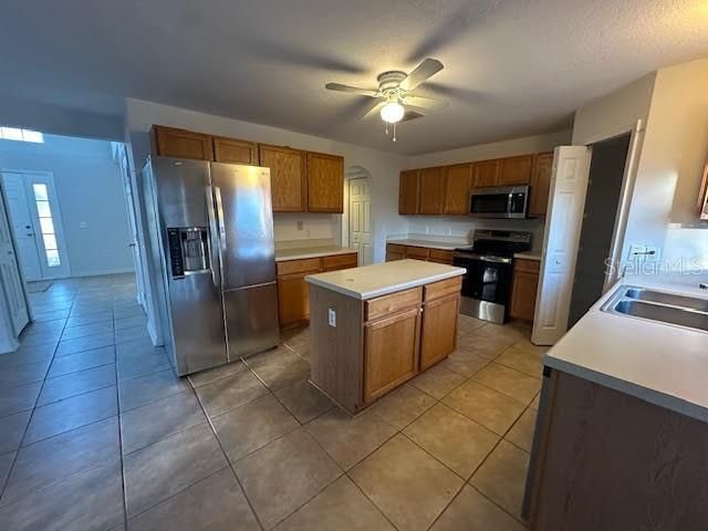 For Rent: $2,600 (3 beds, 2 baths, 2416 Square Feet)