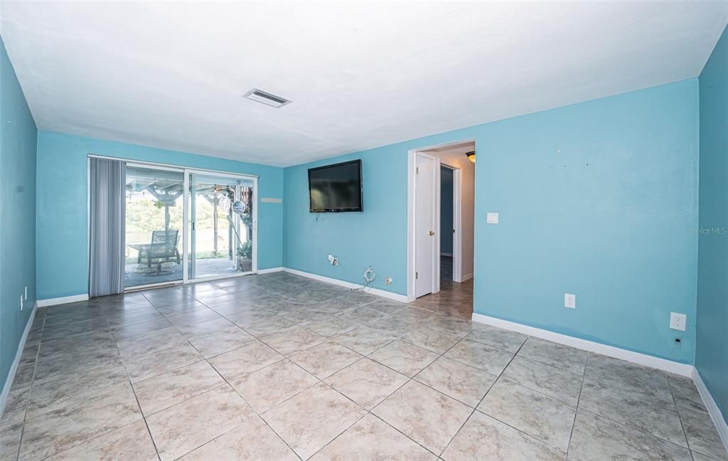 For Sale: $399,900 (3 beds, 2 baths, 1695 Square Feet)