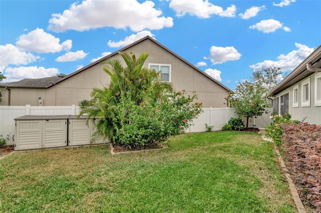 Fenced side yard