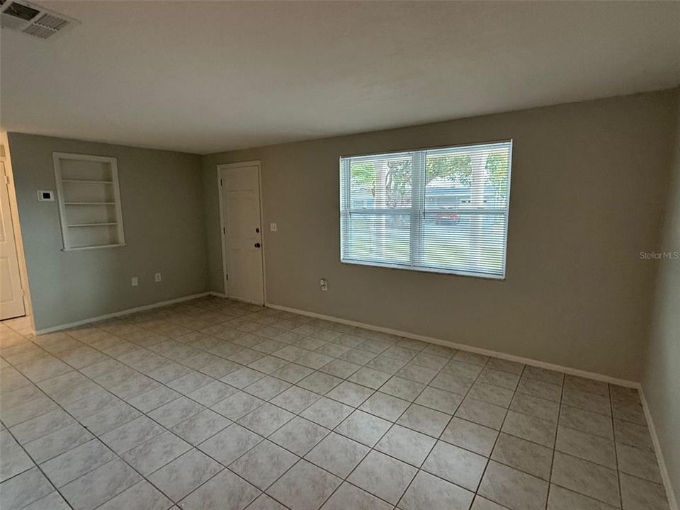 For Sale: $310,000 (2 beds, 1 baths, 1150 Square Feet)