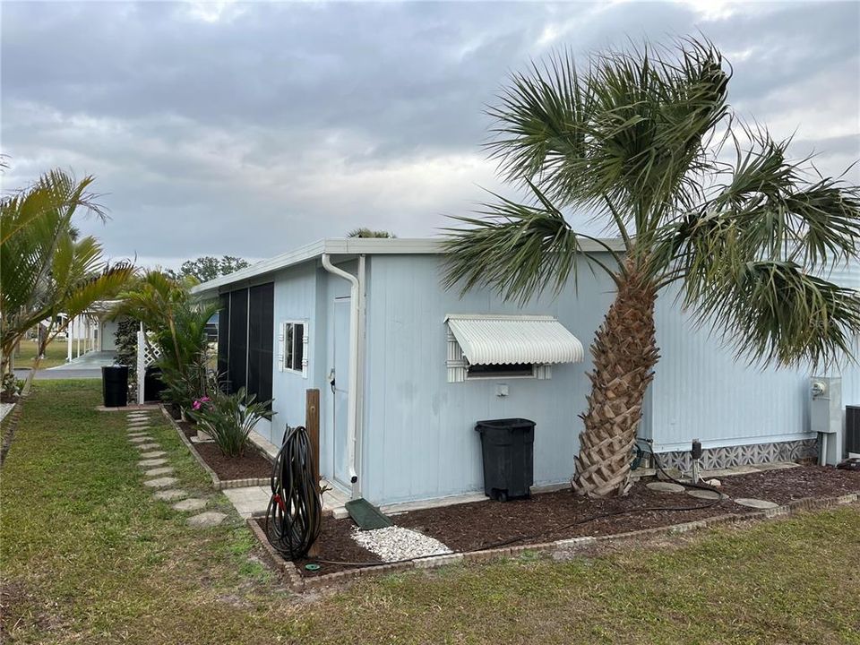 For Sale: $180,000 (2 beds, 2 baths, 1200 Square Feet)