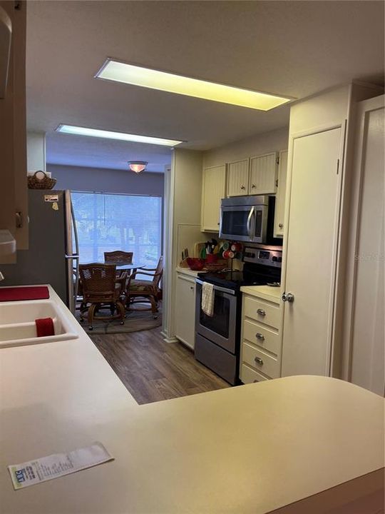 For Sale: $180,000 (2 beds, 2 baths, 1200 Square Feet)