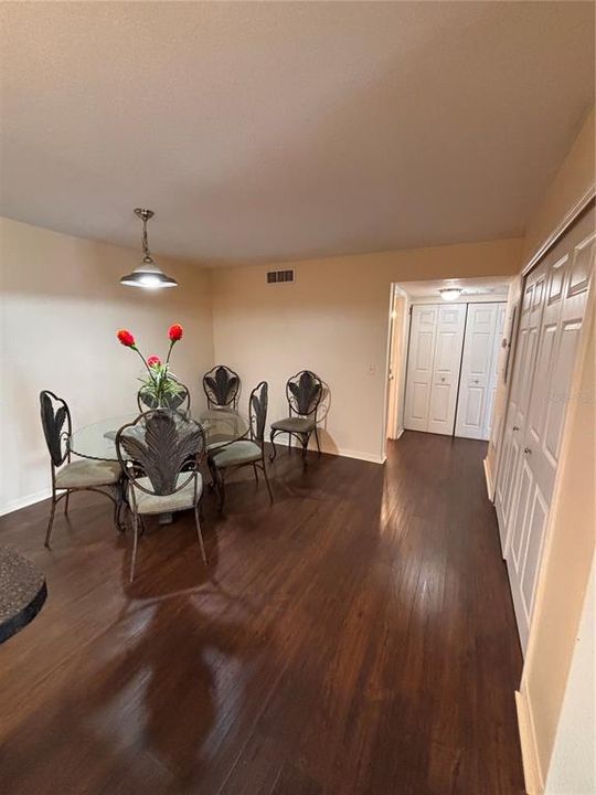 For Rent: $1,500 (2 beds, 2 baths, 1053 Square Feet)