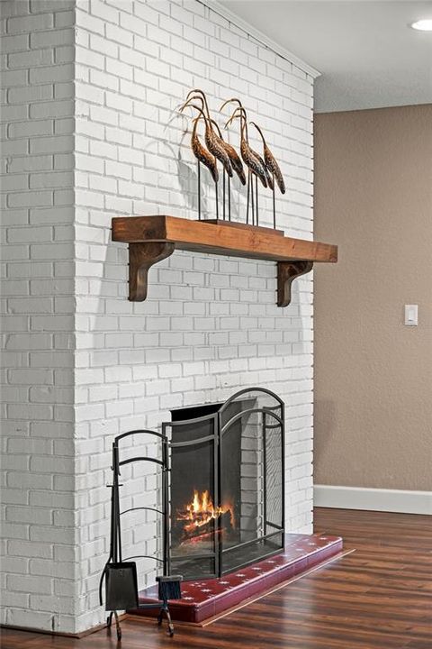 WOOD BURNING FIREPLACE!