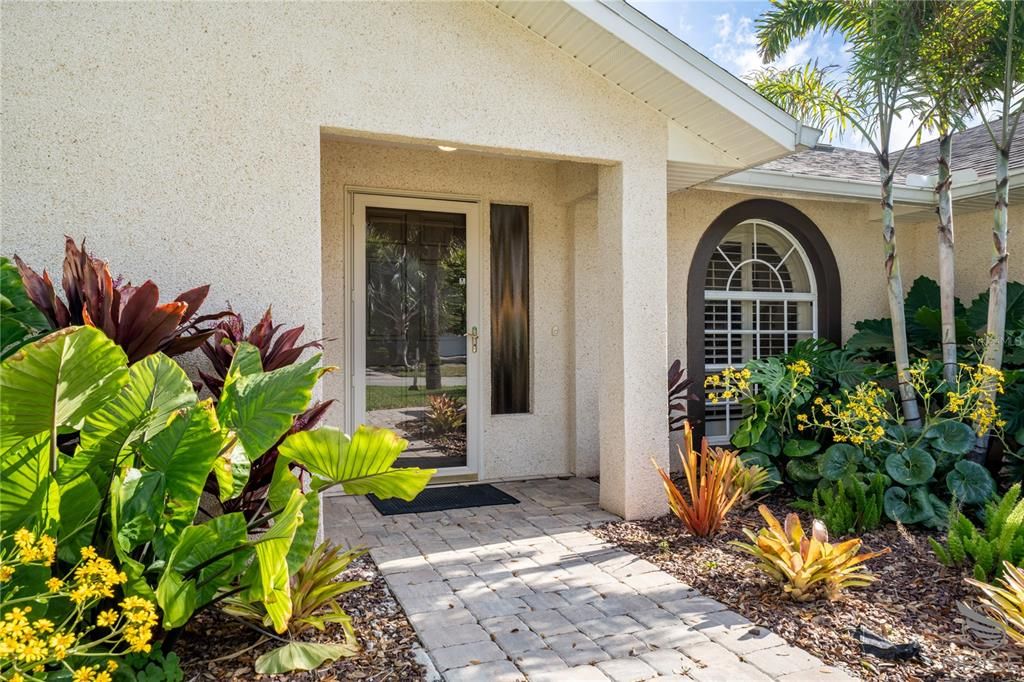 For Sale: $1,300,000 (3 beds, 2 baths, 2158 Square Feet)