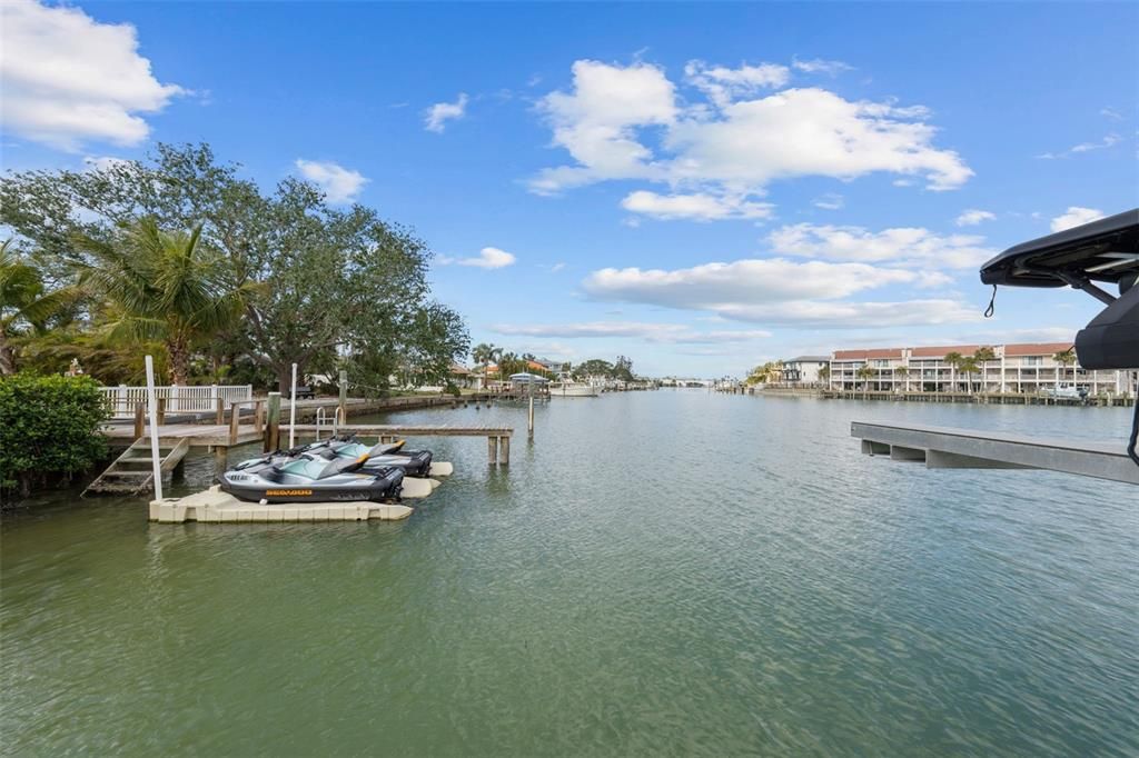 For Sale: $2,000,000 (3 beds, 2 baths, 1624 Square Feet)