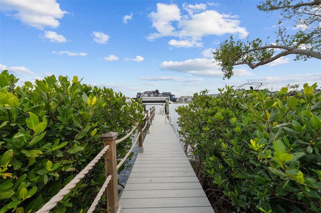 For Sale: $2,000,000 (3 beds, 2 baths, 1624 Square Feet)