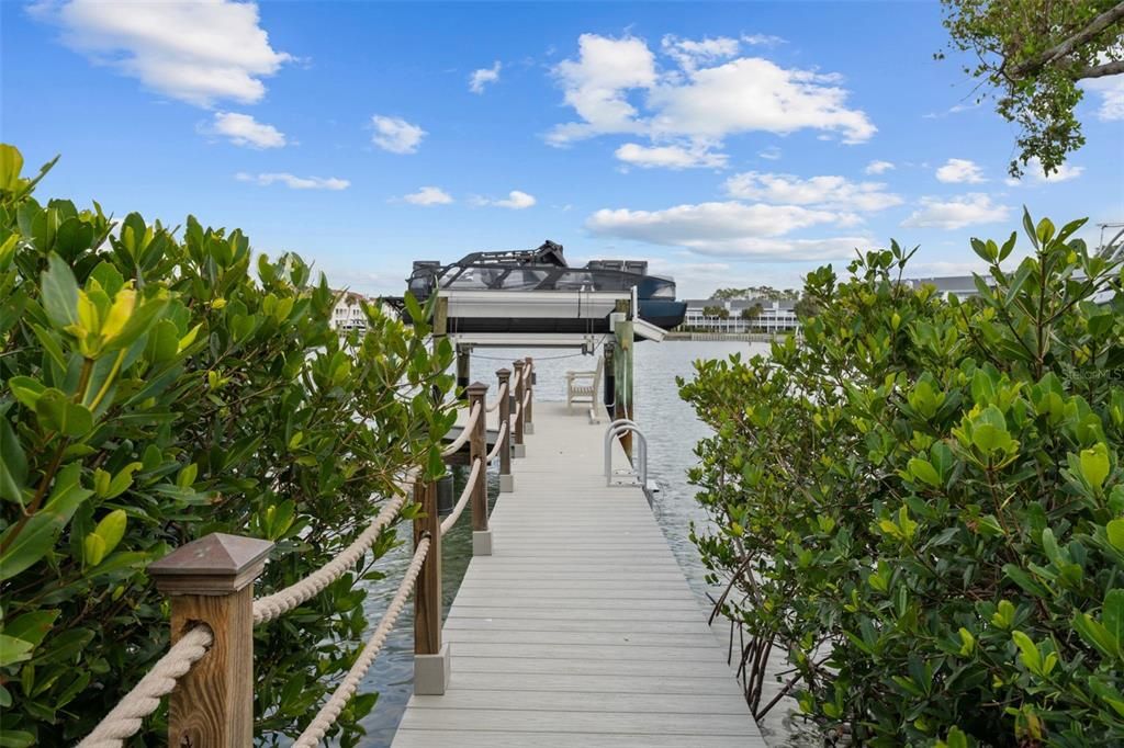 For Sale: $2,000,000 (3 beds, 2 baths, 1624 Square Feet)