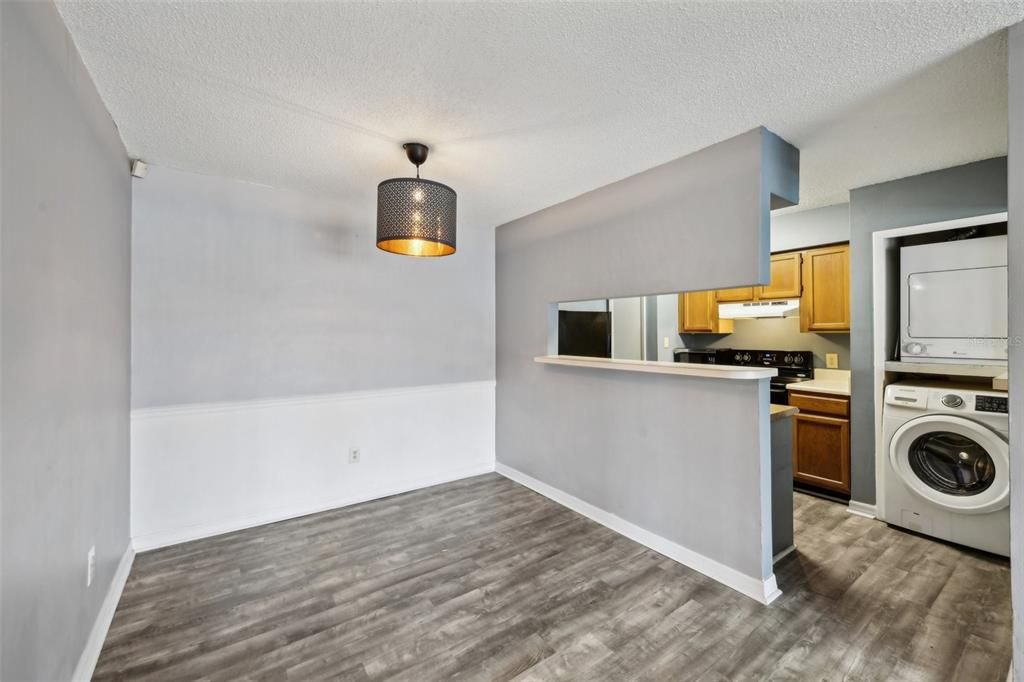 For Sale: $132,900 (1 beds, 1 baths, 800 Square Feet)