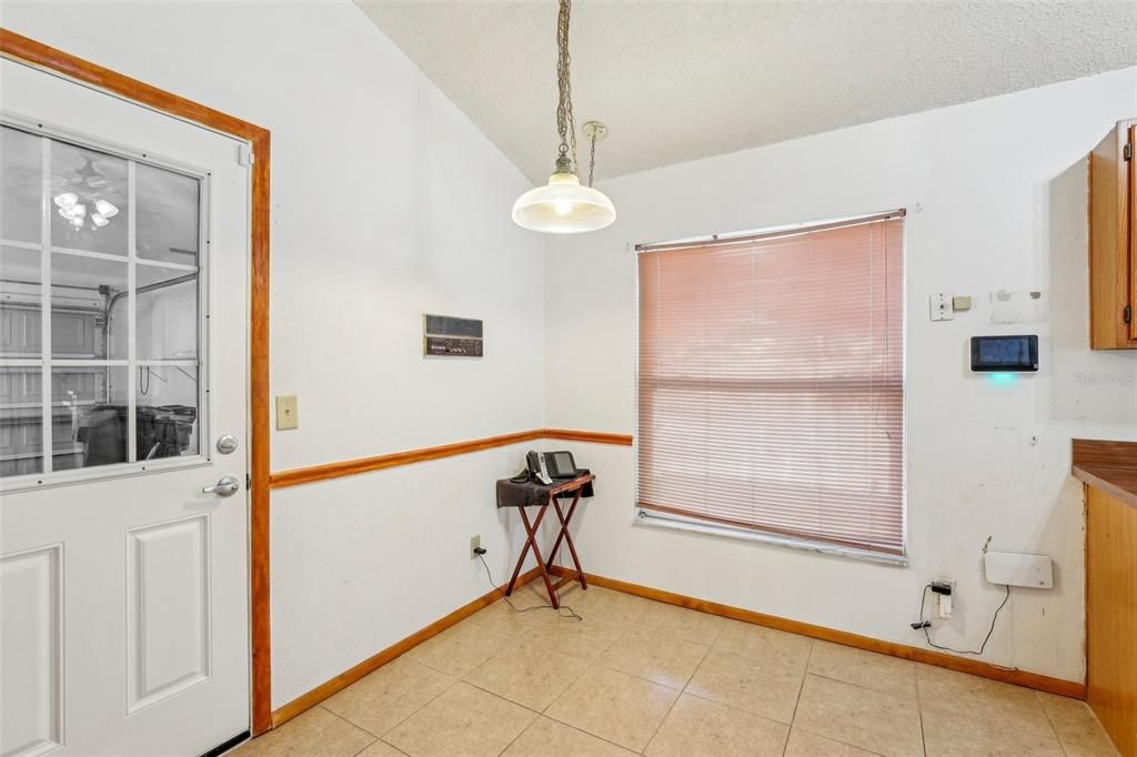 For Sale: $350,000 (4 beds, 2 baths, 1613 Square Feet)