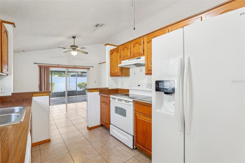 For Sale: $350,000 (4 beds, 2 baths, 1613 Square Feet)