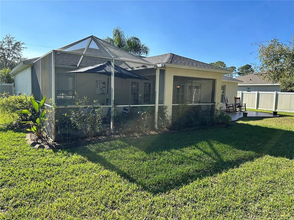 For Sale: $300,000 (3 beds, 2 baths, 1402 Square Feet)