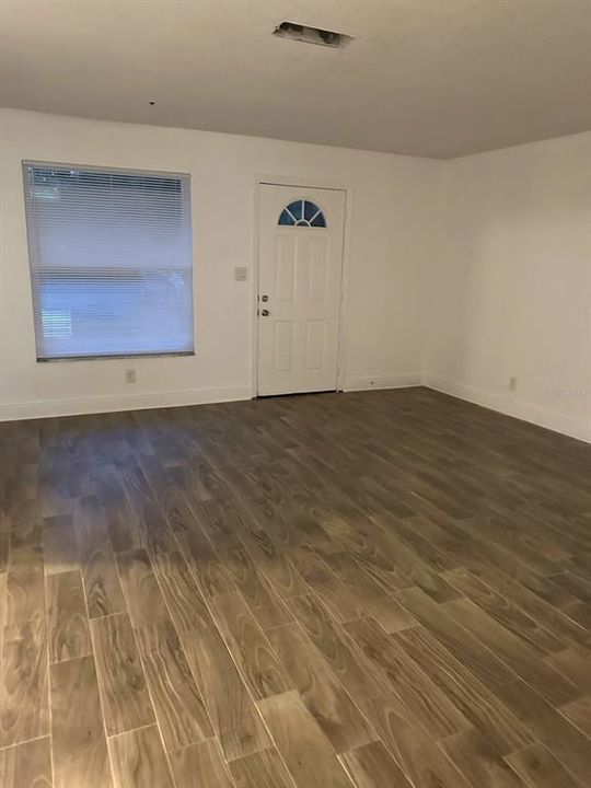 For Rent: $1,675 (3 beds, 1 baths, 1200 Square Feet)