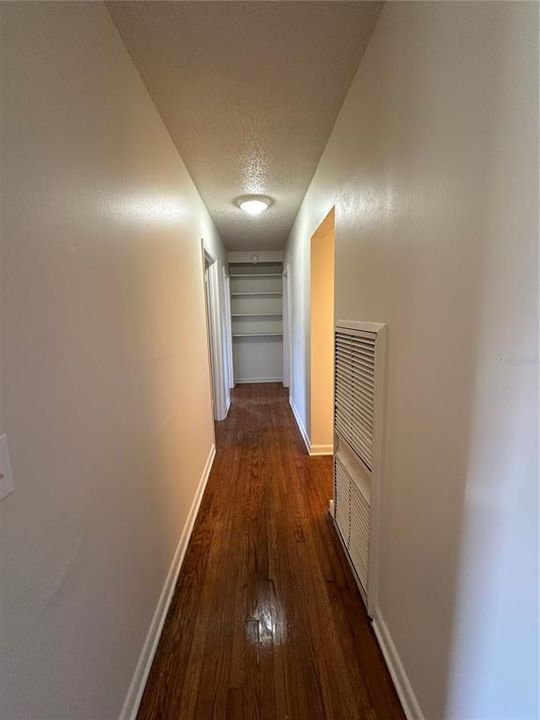 For Rent: $1,400 (3 beds, 1 baths, 1120 Square Feet)