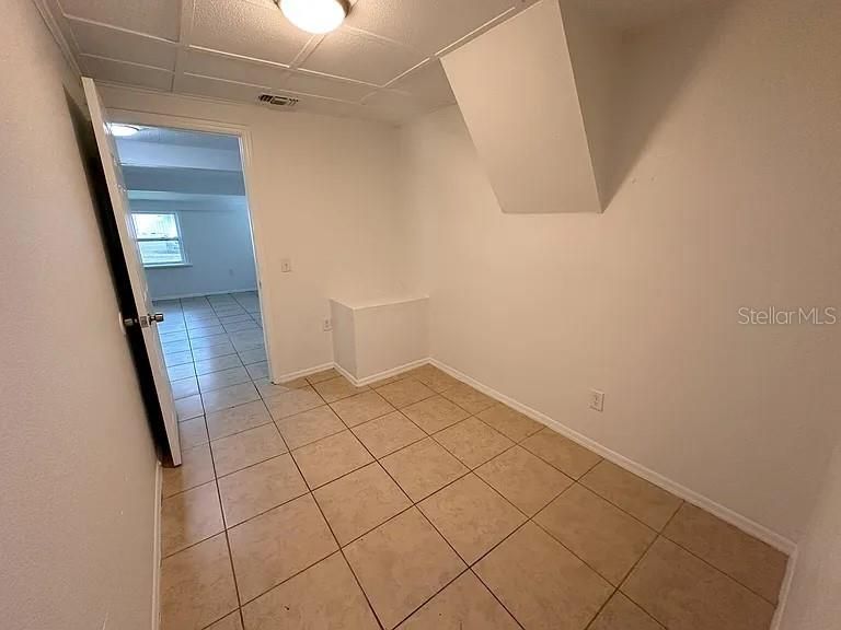 For Rent: $1,095 (1 beds, 1 baths, 751 Square Feet)