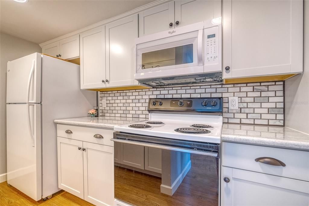 For Sale: $474,999 (1 beds, 1 baths, 755 Square Feet)