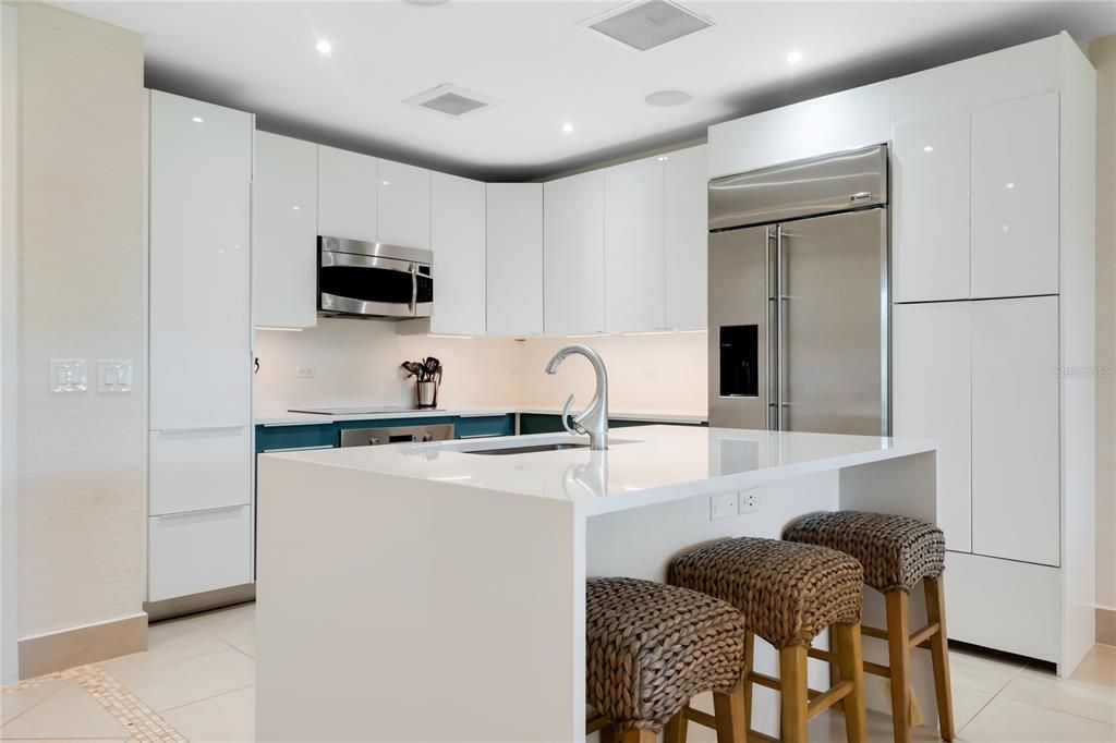 待售: $2,395,000 (2 贝兹, 2 浴室, 1829 平方英尺)