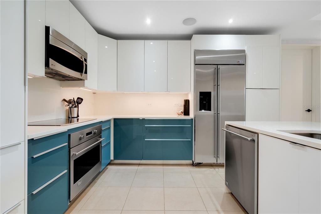 待售: $2,395,000 (2 贝兹, 2 浴室, 1829 平方英尺)