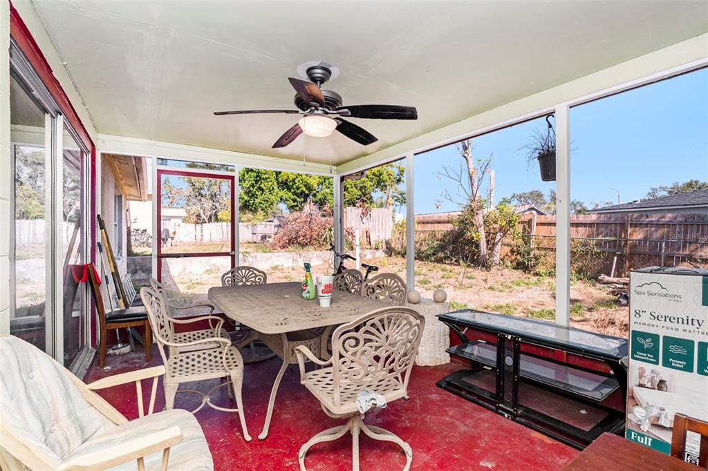 For Sale: $305,000 (4 beds, 2 baths, 1442 Square Feet)