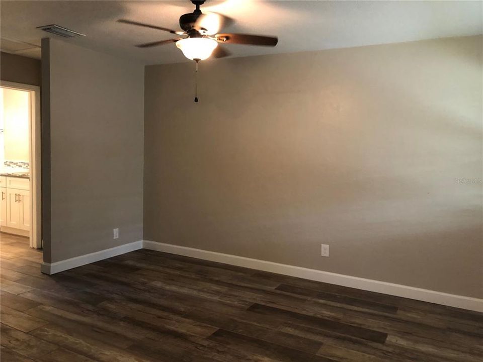 For Rent: $1,485 (1 beds, 1 baths, 570 Square Feet)