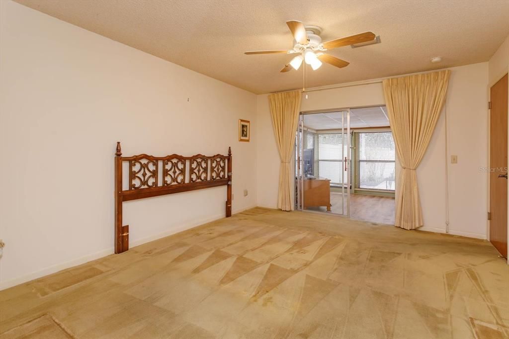 For Sale: $430,000 (4 beds, 2 baths, 2208 Square Feet)