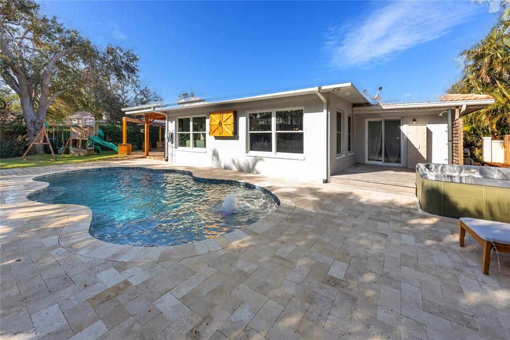 For Sale: $849,900 (3 beds, 2 baths, 2208 Square Feet)