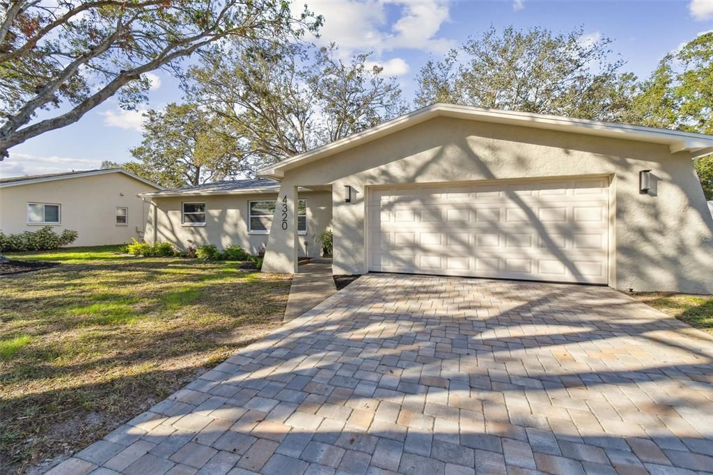 For Sale: $650,000 (4 beds, 2 baths, 1948 Square Feet)