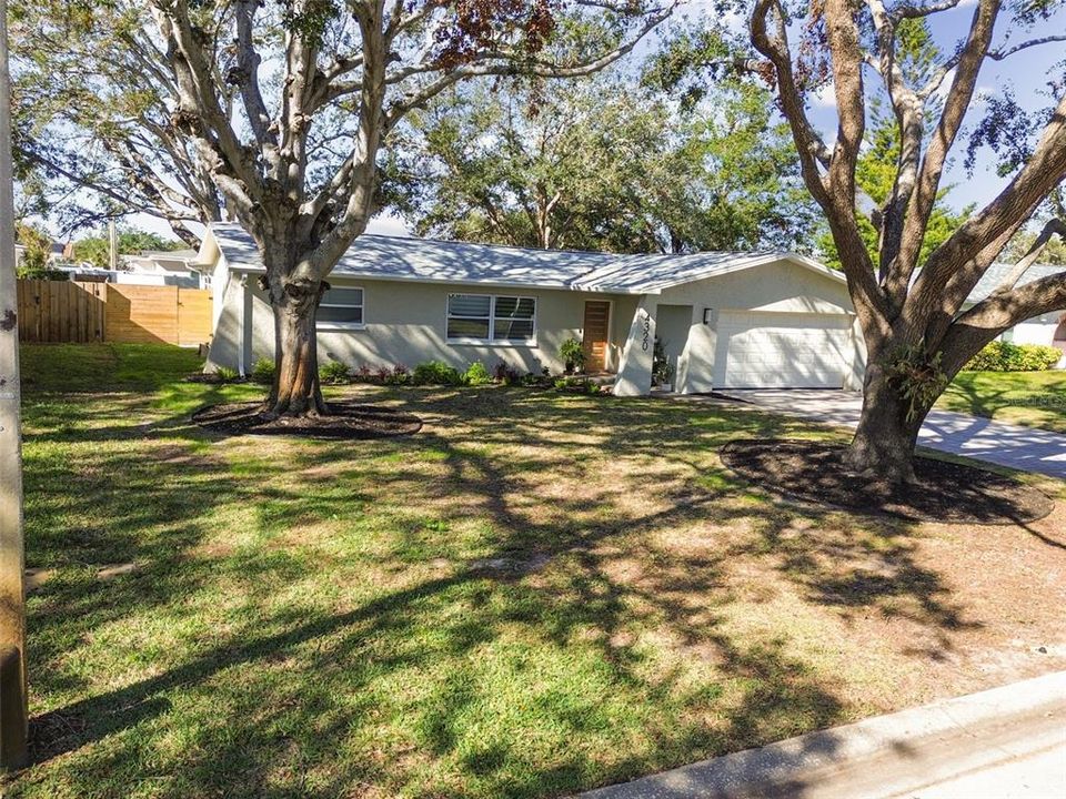 For Sale: $650,000 (4 beds, 2 baths, 1948 Square Feet)