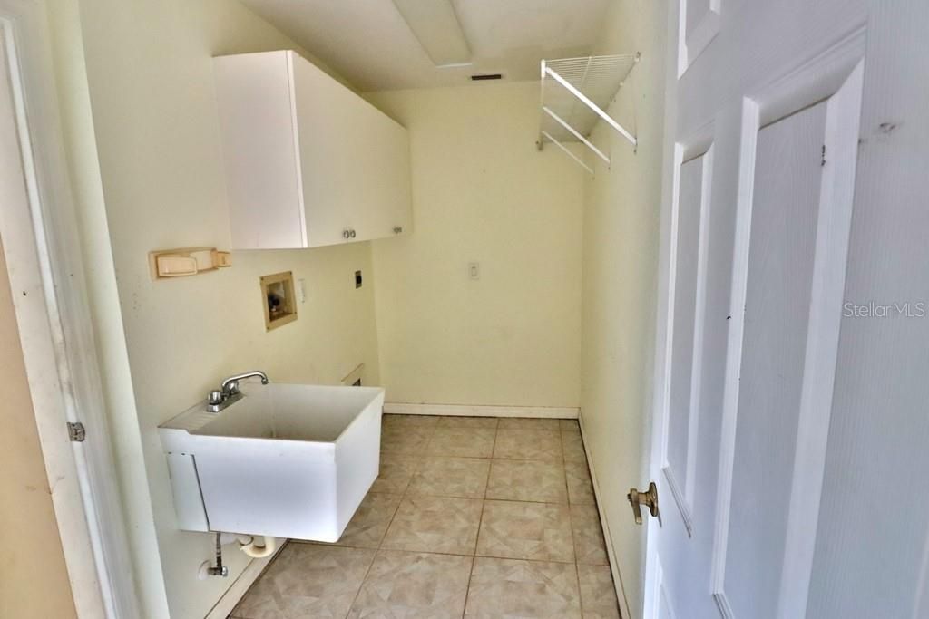 For Sale: $144,000 (3 beds, 2 baths, 2280 Square Feet)