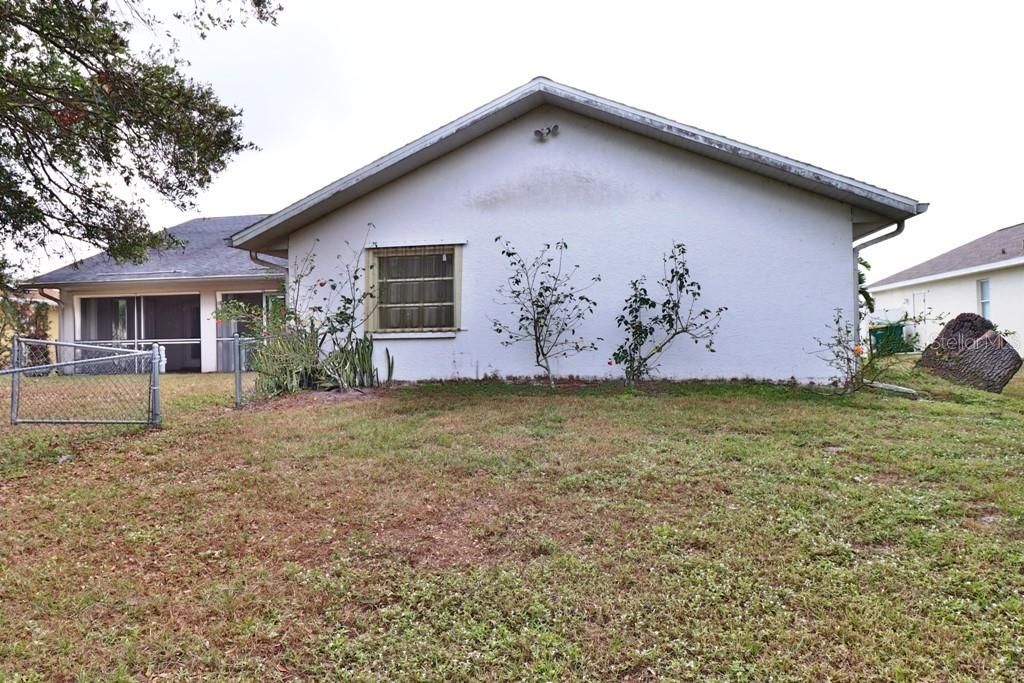 For Sale: $144,000 (3 beds, 2 baths, 2280 Square Feet)