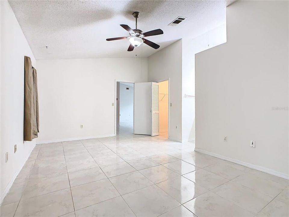 For Sale: $329,900 (3 beds, 2 baths, 1940 Square Feet)