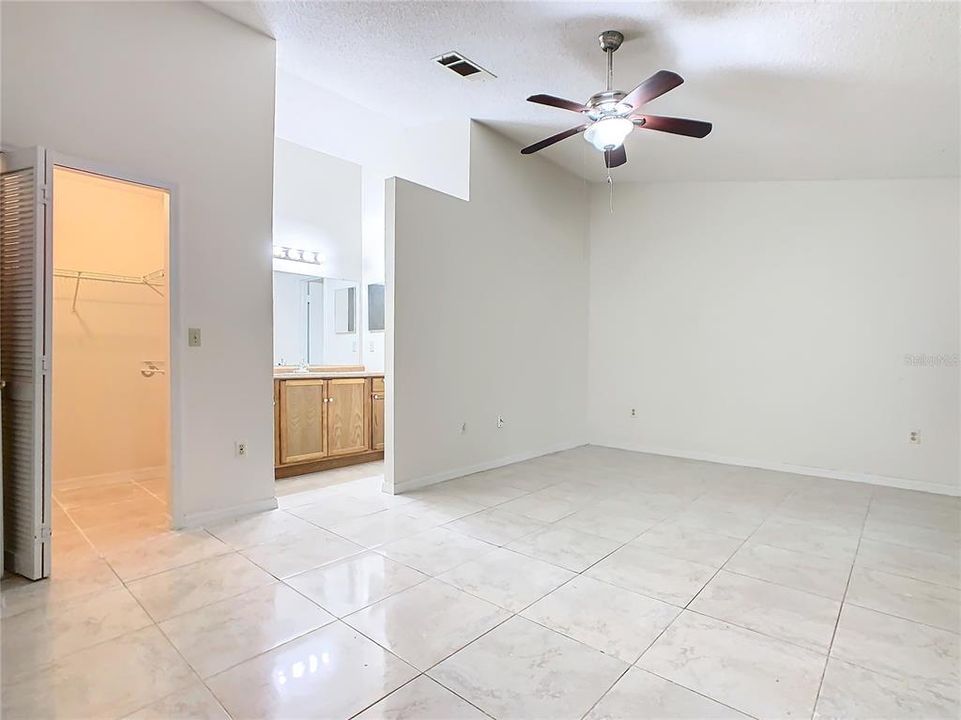 For Sale: $329,900 (3 beds, 2 baths, 1940 Square Feet)