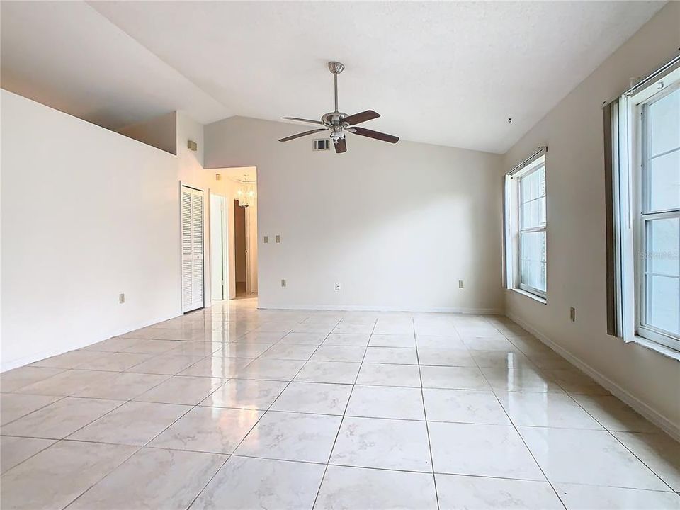 For Sale: $329,900 (3 beds, 2 baths, 1940 Square Feet)