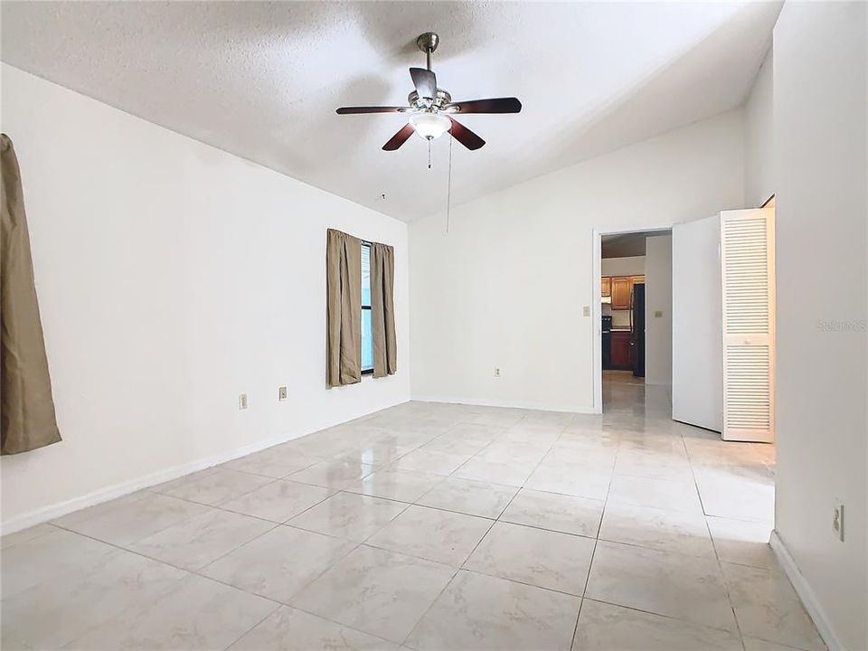 For Sale: $329,900 (3 beds, 2 baths, 1940 Square Feet)