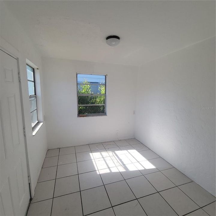 For Rent: $2,325 (3 beds, 1 baths, 1218 Square Feet)