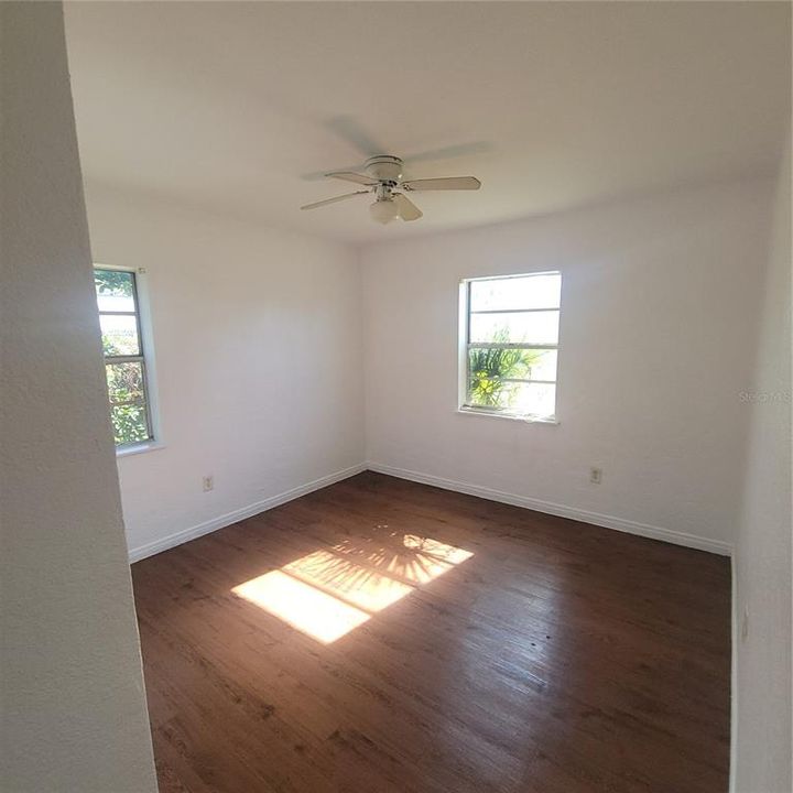 For Rent: $2,325 (3 beds, 1 baths, 1218 Square Feet)