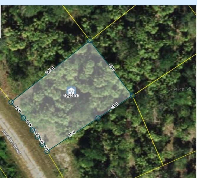 На продажу: $14,000 (0.24 acres)