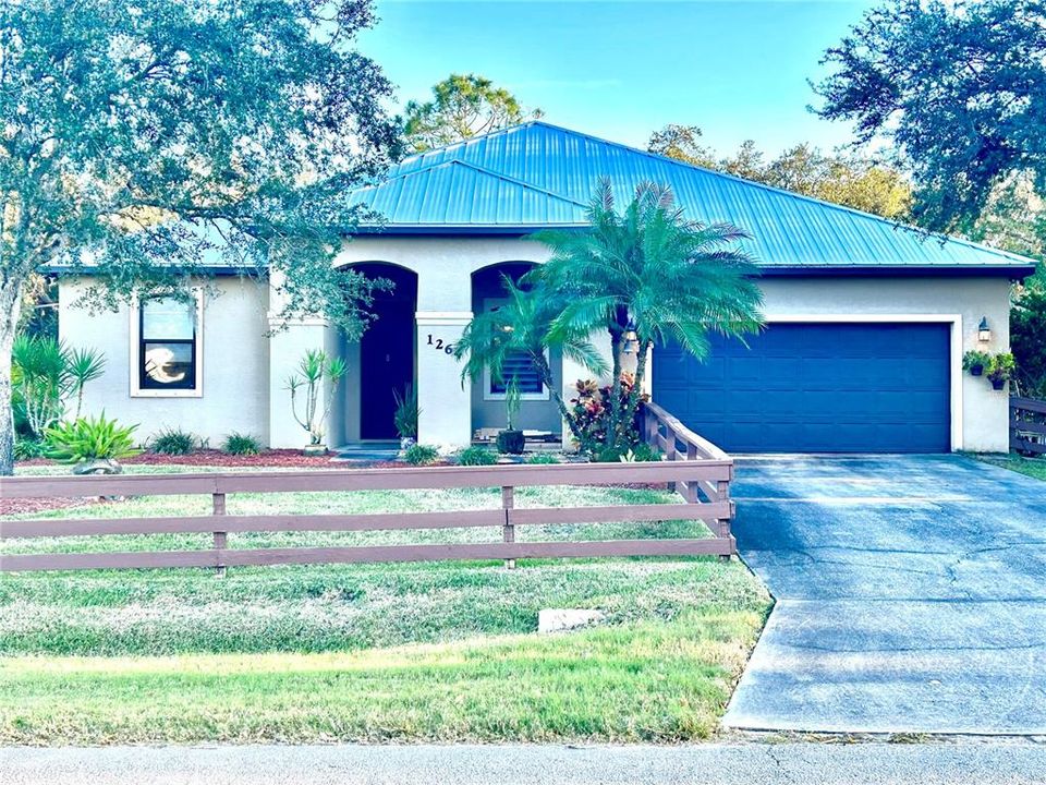 For Sale: $324,900 (3 beds, 2 baths, 1994 Square Feet)