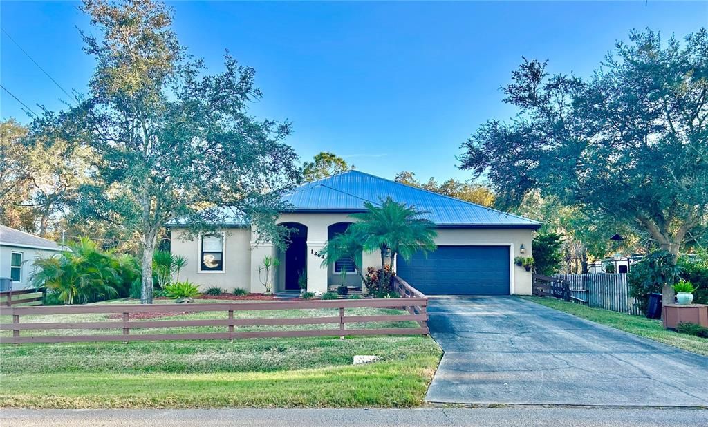 For Sale: $324,900 (3 beds, 2 baths, 1994 Square Feet)