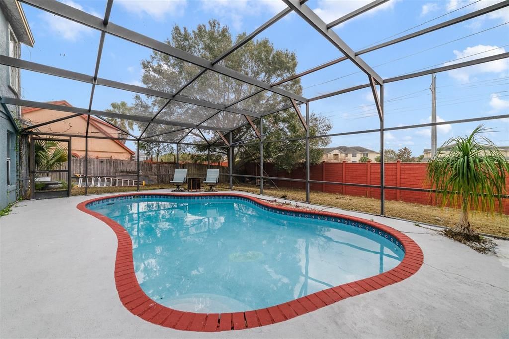 SCREENED POOL.