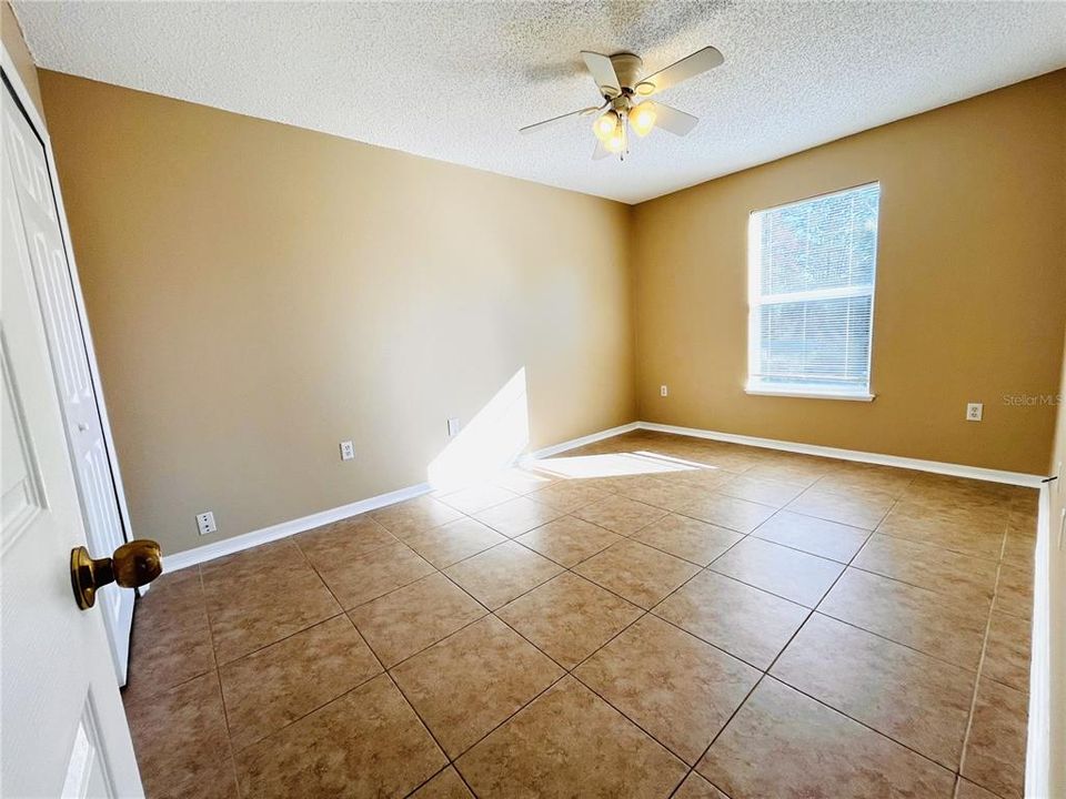 For Rent: $2,100 (4 beds, 2 baths, 2019 Square Feet)